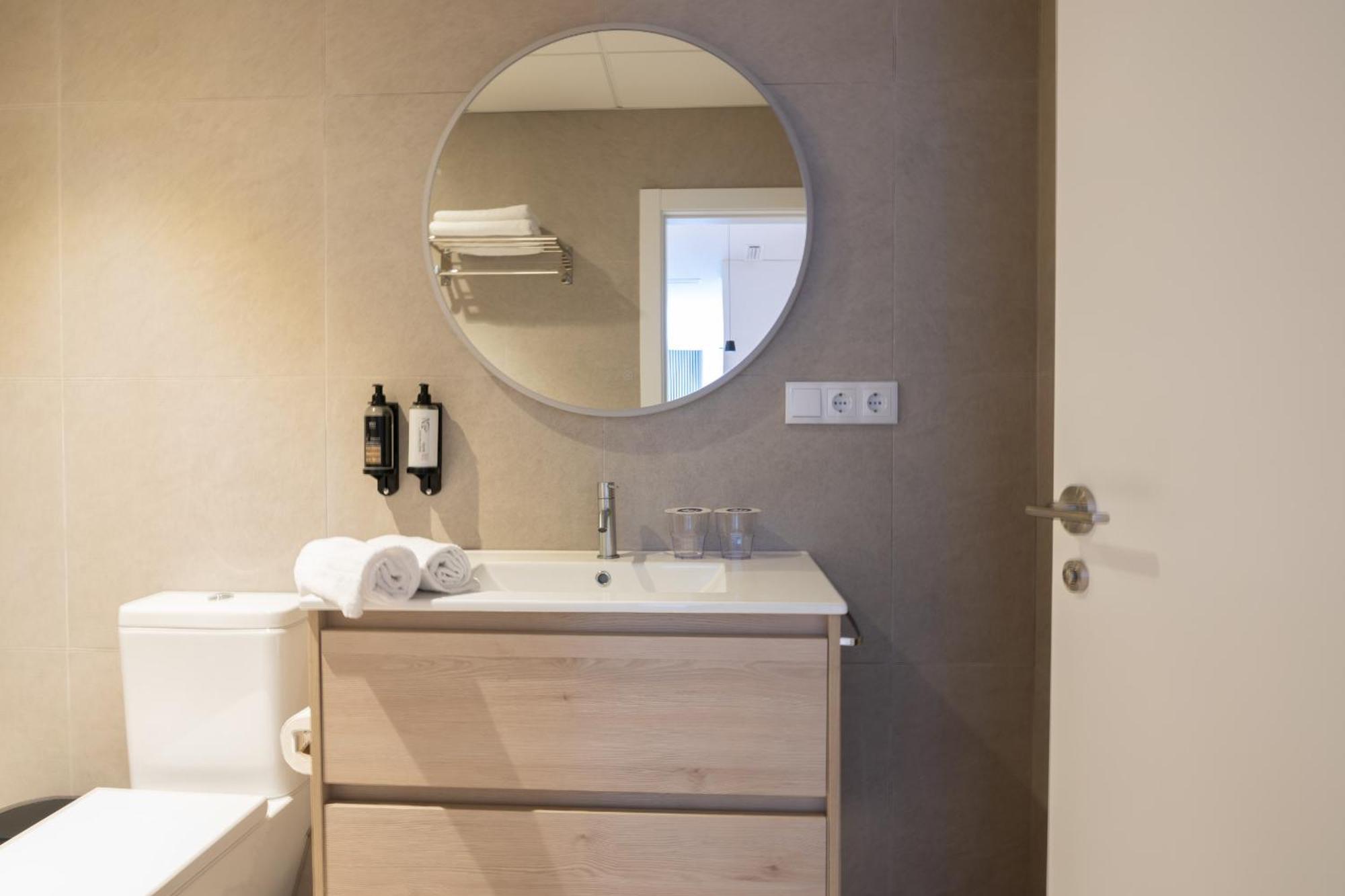 Dorm4You Arena Standar Junior Valensiya Dış mekan fotoğraf